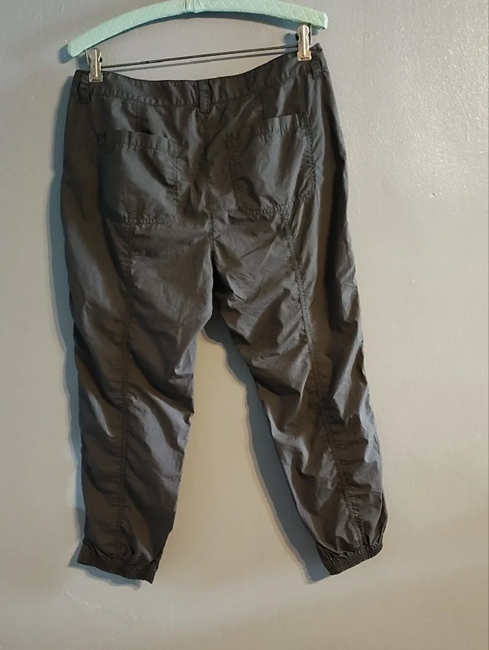 LOFT Women's Dark Charcoal Gray Capris with Zip Pockets